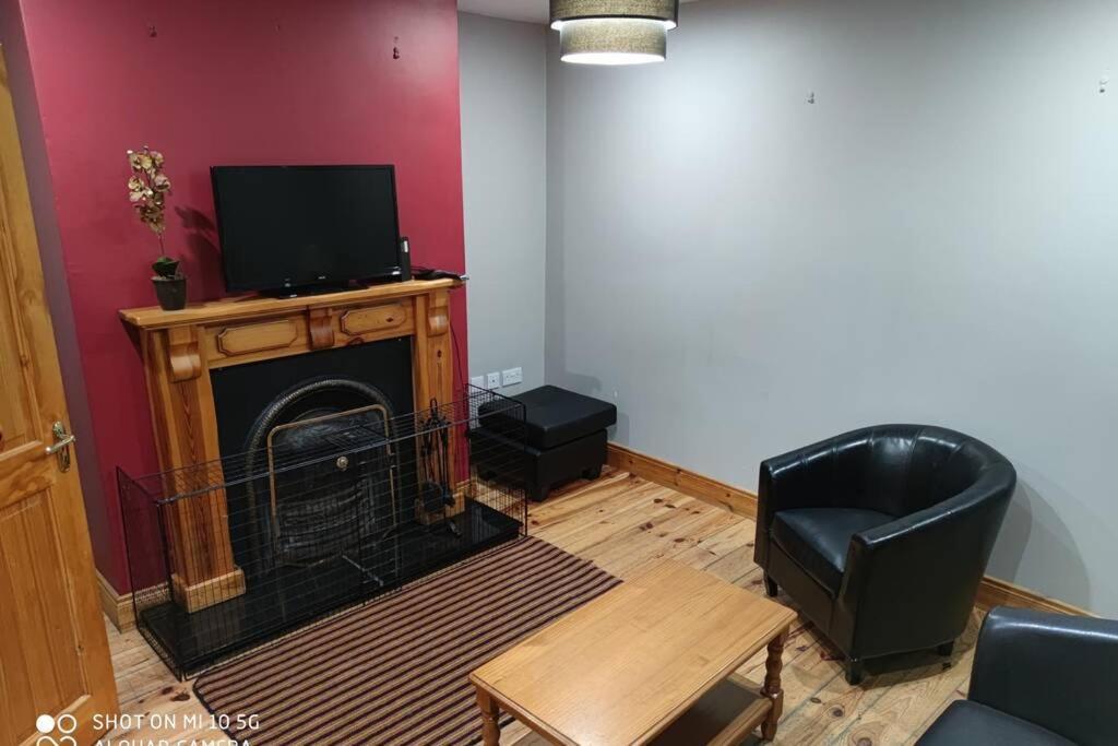 Townhouse 3 Barrow Lane Villa Bagenalstown Bagian luar foto